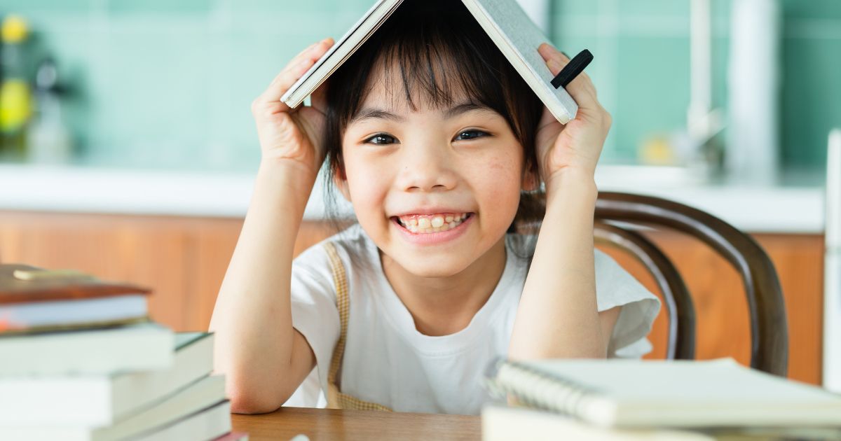 Anak TK Belajar di Bimbel Murah di Madiun