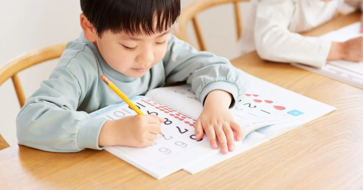Cara Mengajari Anak Menulis dengan Rapi dan Cepat