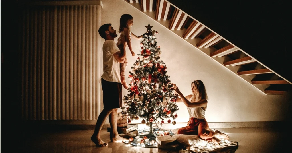 13 Ide Kegiatan Hari Natal Seru & Menarik Bersama Keluarga