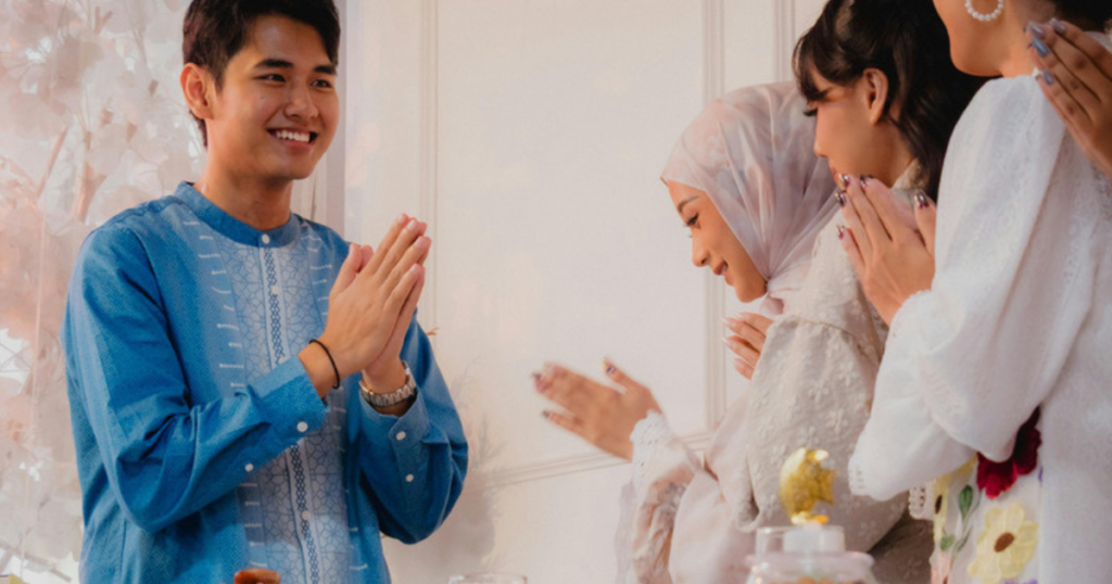 Simak! 15 Adab Silaturahmi Saat Lebaran Agar Lebih Bermakna