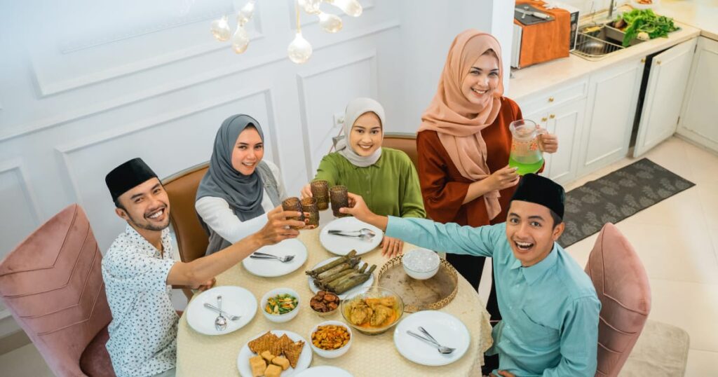 Menarik! 20 Ide Acara Bukber Bersama Teman dan Keluarga